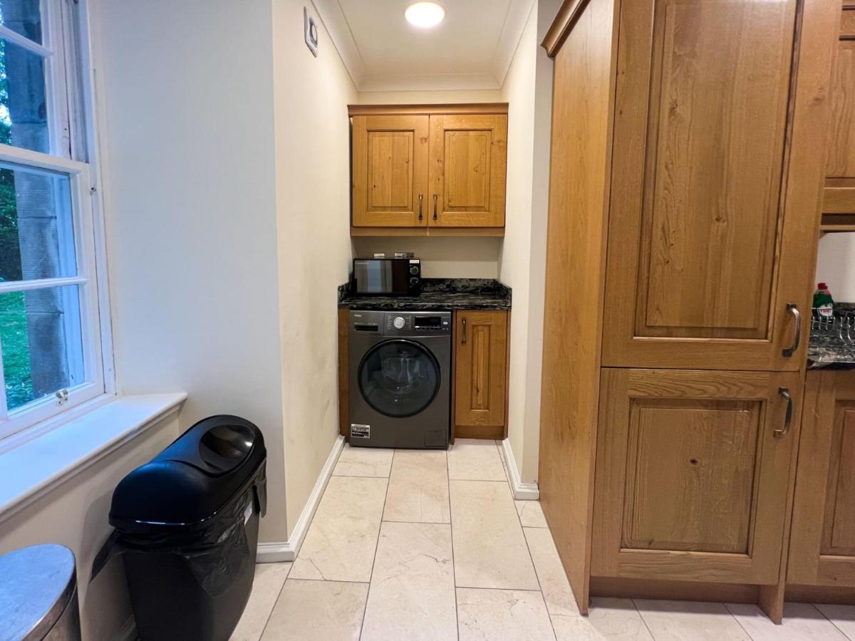 Spacious Flat Sleeps 8 Near Princes Street Édimbourg Extérieur photo