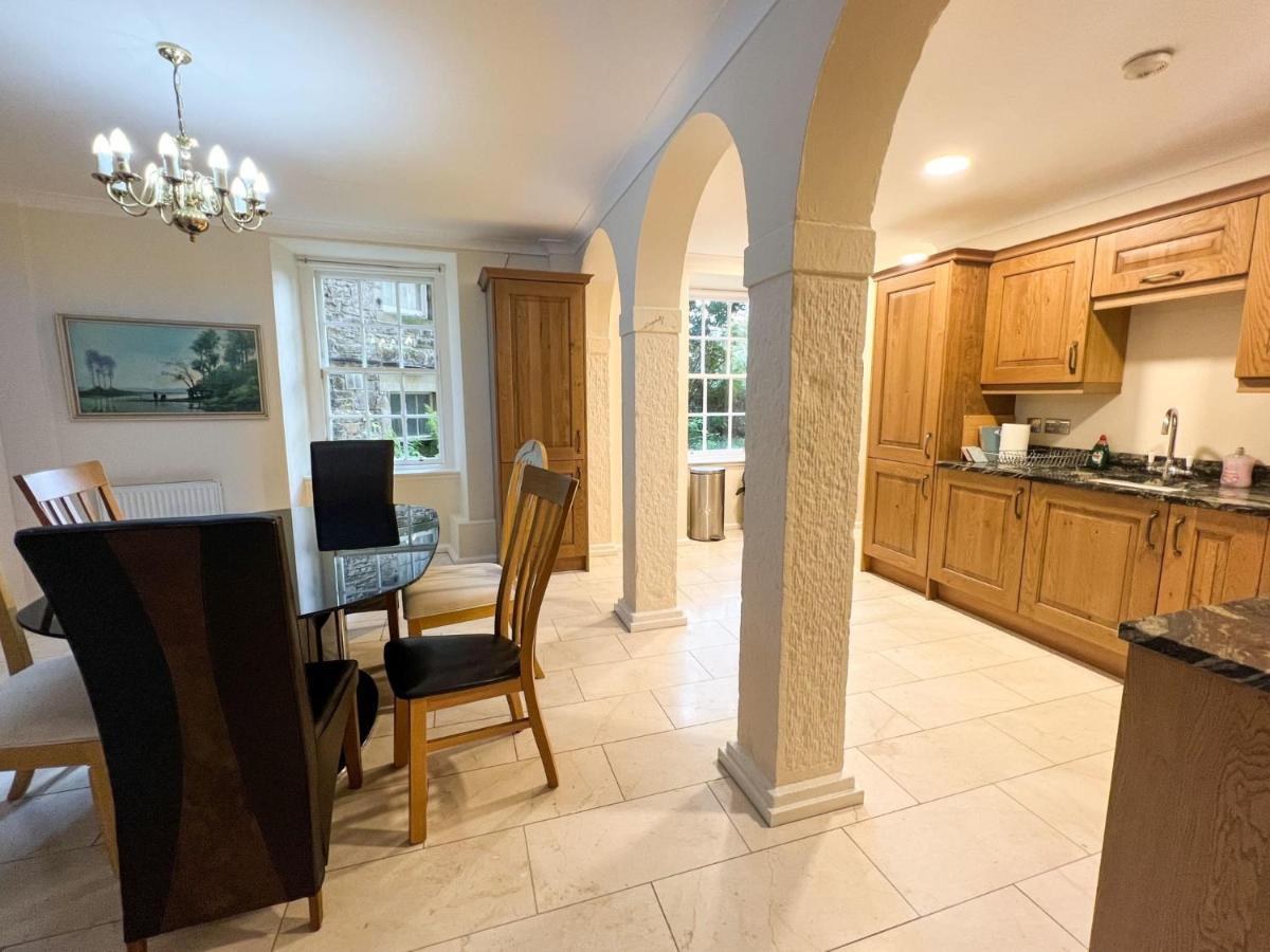 Spacious Flat Sleeps 8 Near Princes Street Édimbourg Extérieur photo