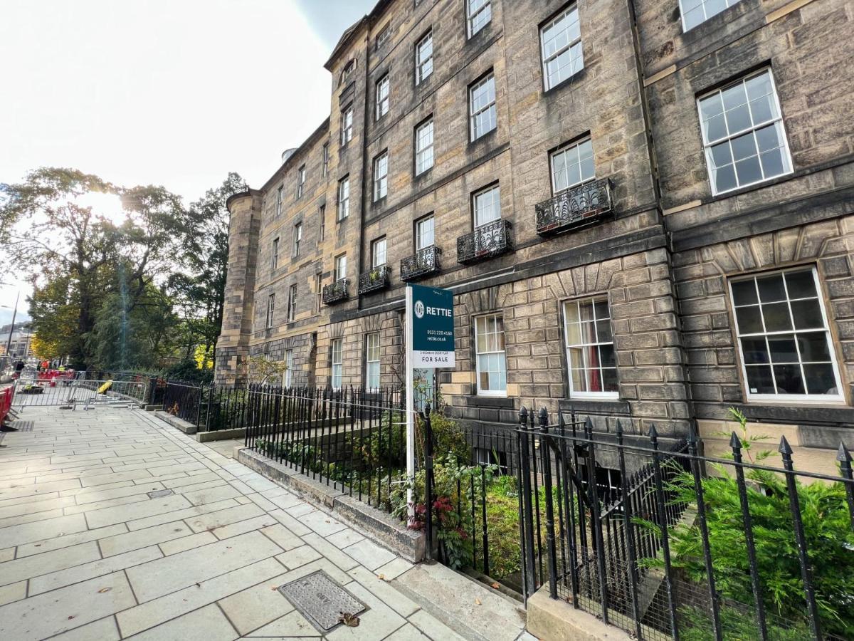 Spacious Flat Sleeps 8 Near Princes Street Édimbourg Extérieur photo