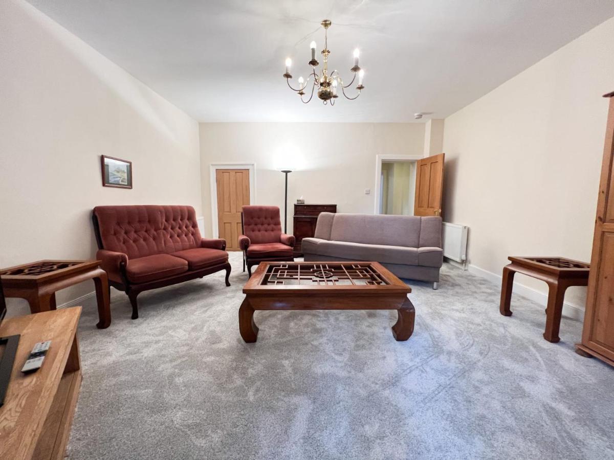 Spacious Flat Sleeps 8 Near Princes Street Édimbourg Extérieur photo