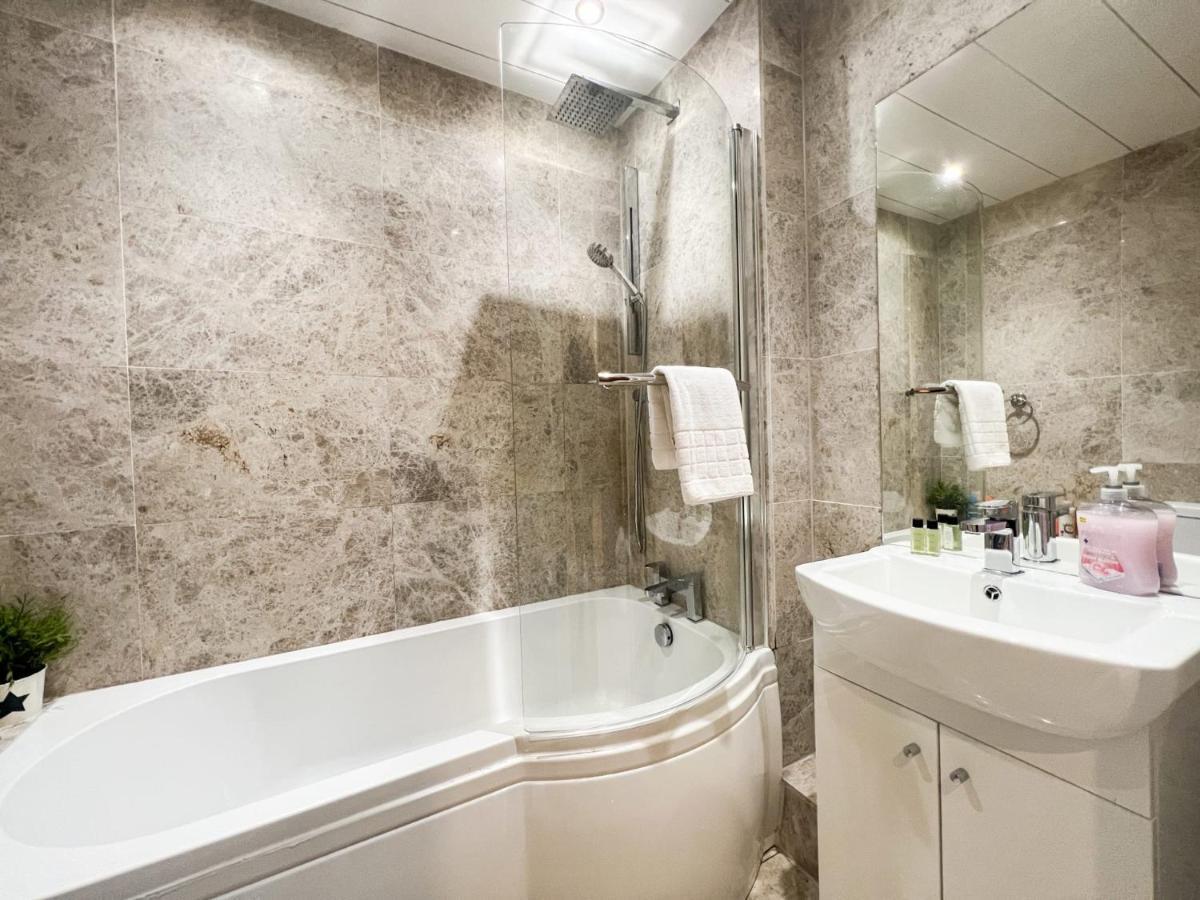 Spacious Flat Sleeps 8 Near Princes Street Édimbourg Extérieur photo
