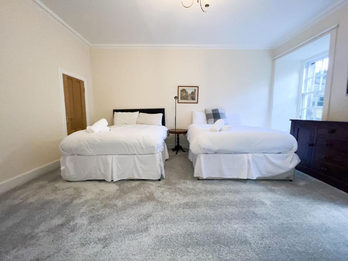 Spacious Flat Sleeps 8 Near Princes Street Édimbourg Extérieur photo
